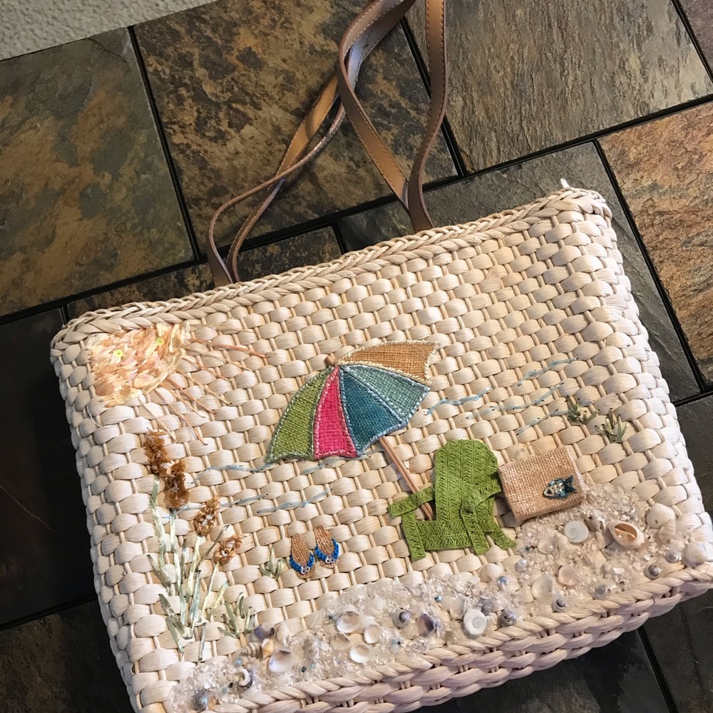 Beachy beautiful summertime bag